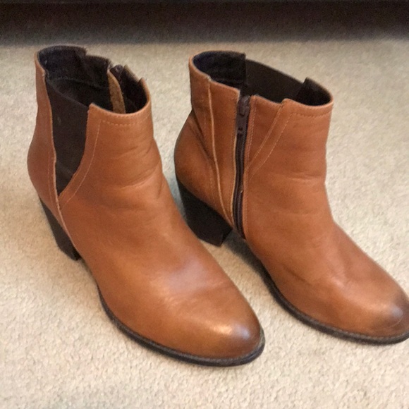 Brown leather booties - Picture 1 of 2